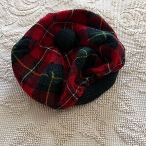 Stylish Red and Green Plaid Women's Beret